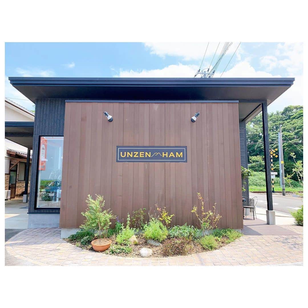李ヒャンさんのインスタグラム写真 - (李ヒャンInstagram)「gm☻ 今日も雨やないかー って毎朝嘆く日々🤦🏽‍♀️ 晴れたらもはや泣くかもw 長崎で行きたいとこリストに入れていた雲仙ハム直売店。 数年前にお土産でもらってからその美味しさの虜に。 普通のハムとはなんか違う味なのー 美味しいのー ぜひ食べてほしいハムNo.1です🤙 #trip #travelgram #shorttrip #nagasaki #yum #yummy #雲仙ハム」7月16日 9時22分 - 73hyang