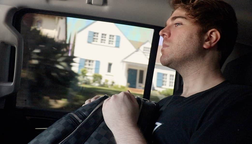シェーン・ドーソンのインスタグラム：「The two moods of filming with Andrew. New video coming this week🙌🏻」