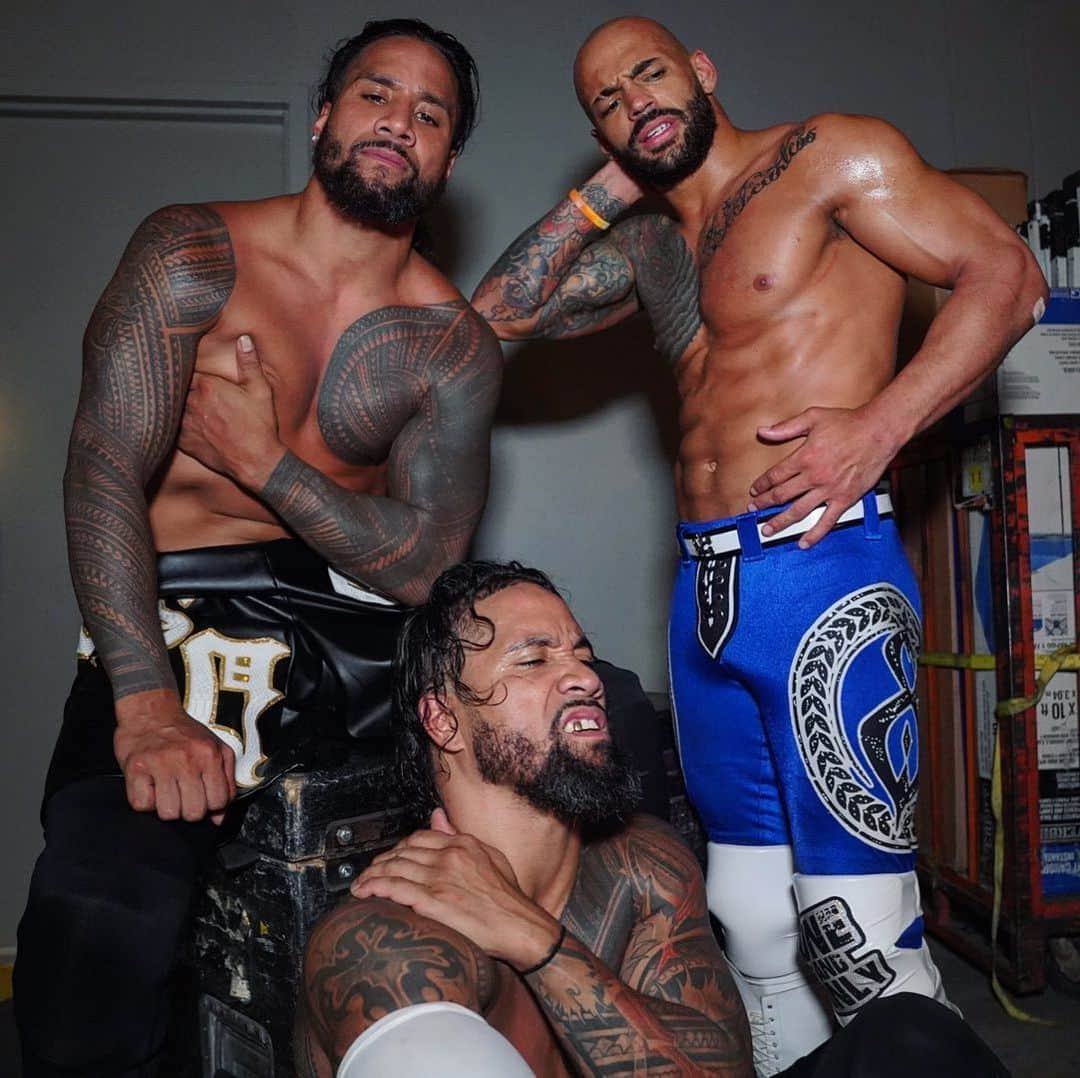 WWEさんのインスタグラム写真 - (WWEInstagram)「After being on the receiving end of a beat down, it seems like @kingricochet and #TheUsos have gotten the attention of @ajstylesp1 and #TheClub!  #RAW」7月16日 9時43分 - wwe