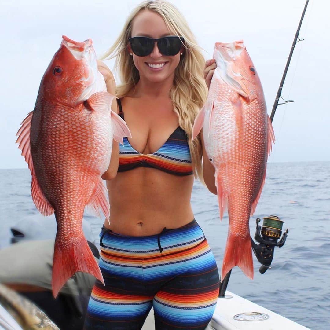 Electric_Fishingさんのインスタグラム写真 - (Electric_FishingInstagram)「We love seeing great fish caught.  It stokes us even more when the ladies are doing the catching. Congratulations to @amykennelly_ for putting these red nice snapper in the boat.⁣ ⁣ #ElectricSunglasses⁣ #PolarizedSunglasses⁣ #StyleThatPerforms⁣ #ElectricFishing」7月16日 9時49分 - electric_fishing