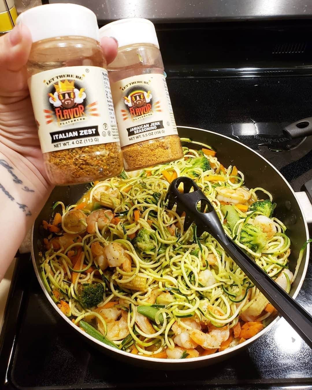 Flavorgod Seasoningsさんのインスタグラム写真 - (Flavorgod SeasoningsInstagram)「@happiness812 with an amazing recipe using our Italian Zest and Jamaican Jerk ⁠ 🔥🔥⁠ -⁠ On Sale here ⬇️⁠ Click the link in the bio -> @flavorgod | www.flavorgod.com⁠ -⁠ ☝️ Flavor god seasons almost all of our food and I have no gmo, bad preservatives, sodium or any of that crap⁠ ✌ This was amazing! If someone tells you this is hard work let me break it down for you⁠ 💢3 zucchinis madeinto noodles=3minutes $2.50⁠ 💢1 bag frozen asian medley veggies from birds eye=3min $2.50⁠ 💢30 precooked frozen shrimp (had to peel) = 8 min (bag of 75+) $23.00⁠ 💢Stir all together start to finish with blending seasonings =15 minutes⁠ 👌 I should start an insta page "fancy meals on paper plates" haha⁠ -⁠ Flavor God Seasonings are:⁠ 💥 Zero Calories per Serving ⁠ 🙌 0 Sugar per Serving⁠ 🔥 KETO & PALEO⁠ 🌱 GLUTEN FREE & KOSHER⁠ ☀️ VEGAN-FRIENDLY ⁠ 🌊 Low salt⁠ ⚡️ NO MSG⁠ 🚫 NO SOY⁠ 🥛 DAIRY FREE *except Ranch ⁠ 🌿 All Natural & Made Fresh⁠ ⏰ Shelf life is 24 months⁠ -⁠ -⁠ #food #foodie #flavorgod #seasonings #glutenfree #mealprep  #keto #paleo #vegan #kosher #breakfast #lunch #dinner #yummy #delicious #foodporn ⁠」7月16日 10時00分 - flavorgod