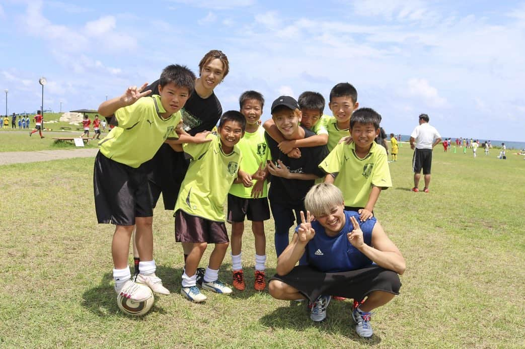 八木勇征さんのインスタグラム写真 - (八木勇征Instagram)「EXILE CUP 関西大会１ 去年も参加させていただいたEXILE CUPに 今年も参加させていただきました！  堀夏と颯太と一緒に行ってきました⚽️ 海辺でのサッカーと子供達の一生懸命ボールを追いかける姿最高でした🥰  #exilecup #exilecupsmilebaton #fantastics」7月16日 10時06分 - yuseiyagi_official