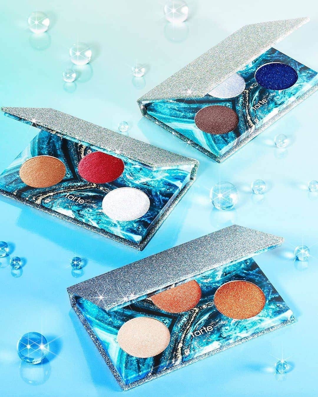 Tarte Cosmeticsさんのインスタグラム写真 - (Tarte CosmeticsInstagram)「"Next level eye looks: mandatory ☑️👀 Eyeshadow brush: optional 🖌🙃 @tartecosmetics’ new, ultra-blendable Sea Finger Foil Paint Trios make creating ultra-flattering eye looks SO EASY. Like, you don’t even need an eyeshadow brush easy" - @sephora. #crueltyfree #tartesea #marinepowered #seathechange #repost from #sephora」7月16日 10時07分 - tartecosmetics