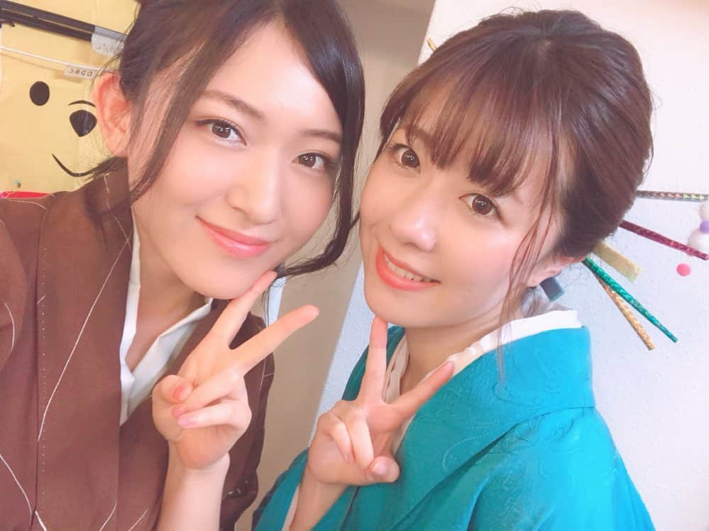 内田眞由美さんのインスタグラム写真 - (内田眞由美Instagram)「花街花魁クロニクル🌸 千秋楽無事に幕を閉じました。 いつも元気で明るい女性キャストに囲まれ 毎日が楽しく、刺激的でした。 . 元々自分も女性グループ出身だからか女子ならではのきゃっきゃした雰囲気がわりと好きで… 今日からみんながそばに居ないことに心細さを感じています。 「女」の世界を、強さを、優しさを、 魅せてくれたこの作品に出会えて幸せです。 "水間 弥生"を通して、強い女とは何なのか少しわかったような気がします。 草月ホールへ足を運んでくださった皆様ありがとうございました！ 皆さんにとって心に残る作品になっていますように✨ #花街花魁クロニクル #花クロ2019」7月16日 10時08分 - mayumi_mmm_