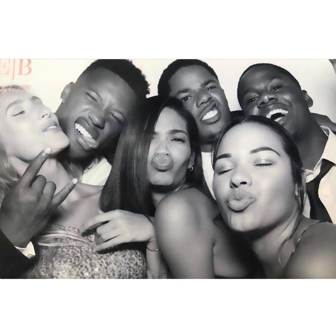 シャネル・イマンのインスタグラム：「Life of the Party @annacongdon @saquon @sterlingshepard @paristownsend @luhdee5  Congratulations @bakermayfield @ewilkinson ❤️」