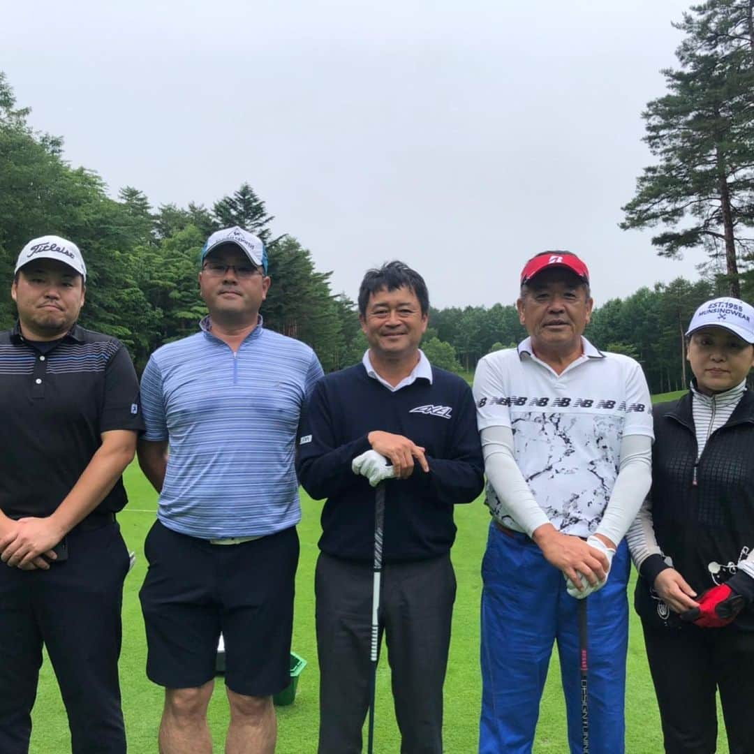 横田真一さんのインスタグラム写真 - (横田真一Instagram)「ヨコタゴルフベース Bonne Santé de YOKOTA  in鳴沢ゴルフ倶楽部 ジョイントコンペ 皆さん楽しんで頂けたと思いますが、スタッフが1番楽しんでた😅 Bonne Santéのゆさんはニアピン２つで「ニアピン店長」とお客様から命名。ベースの宮崎はワインで0:00過ぎまで絶好調😆 あーー楽しかった」7月16日 10時21分 - yokoshingolf