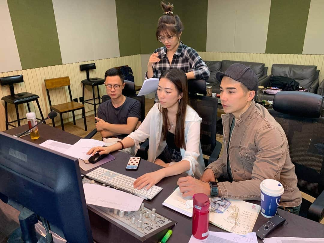 ルーディ・リンさんのインスタグラム写真 - (ルーディ・リンInstagram)「Doing a little ADR in the Szechuan dialect in Beijing on a little film called Summer Knight. I know most of you may not get a chance to see this, but I want you to know it was as great an experience as anything else I’ve been privileged to work on. Its release date is imminent and If you do one day happen to come across this neat little film, please let me know. Much love #summerknight #夏夜骑士 #xsmedia #summerknightfilm」7月16日 10時23分 - ludilin