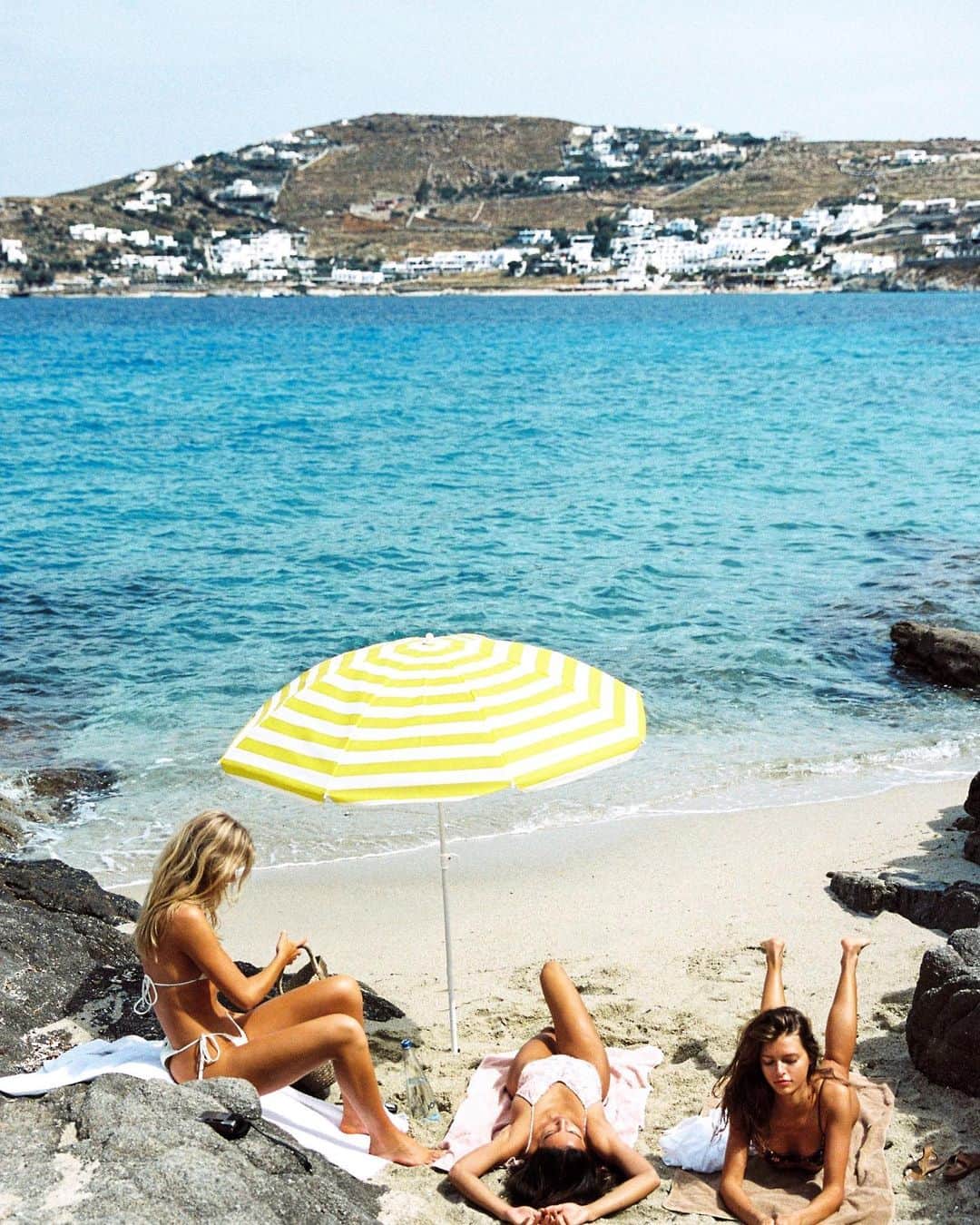 TRIANGL SWIMWEARさんのインスタグラム写真 - (TRIANGL SWIMWEARInstagram)「Blue Skies and Summer Vibes ☀️💦 @charlienewman1995 @kelseymerritt @anastasiiamatviienko by @cameron_hammond | #SummerNeverEnds #Greece #Beach #Mykonos」7月16日 16時08分 - triangl