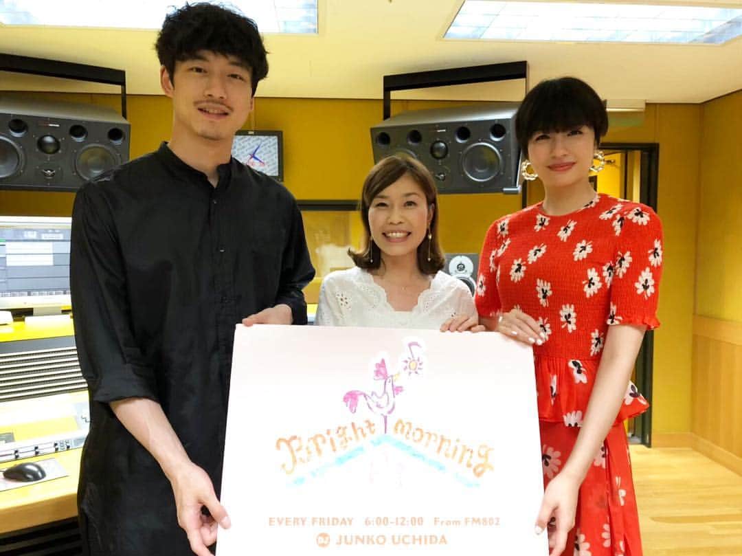 のインスタグラム：「公開中の映画『劇場版　ファイナルファンタジーXIV 光のお父さん』から、坂口健太郎さん、佐久間由衣さんがゲストに来てくださいました。  現実とゲームの世界が日常の中でリンクしてゆく。ゲームの世界がこんなにも美しく、温かい絆に溢れた場所だったとは！私にとっては驚きの連続でした。笑って、泣ける、予期せぬストーリー展開。  映画撮影エピソードから、普段のコミュニケーションで大切にしていることまで、二人のお人柄が見えてくるインタビューでした。  #劇場版ファイナルファンタジーXIV #光のお父さん  #坂口健太郎 #佐久間由衣 #fm802 #brightmorning  #タイムフリーで聞けます」