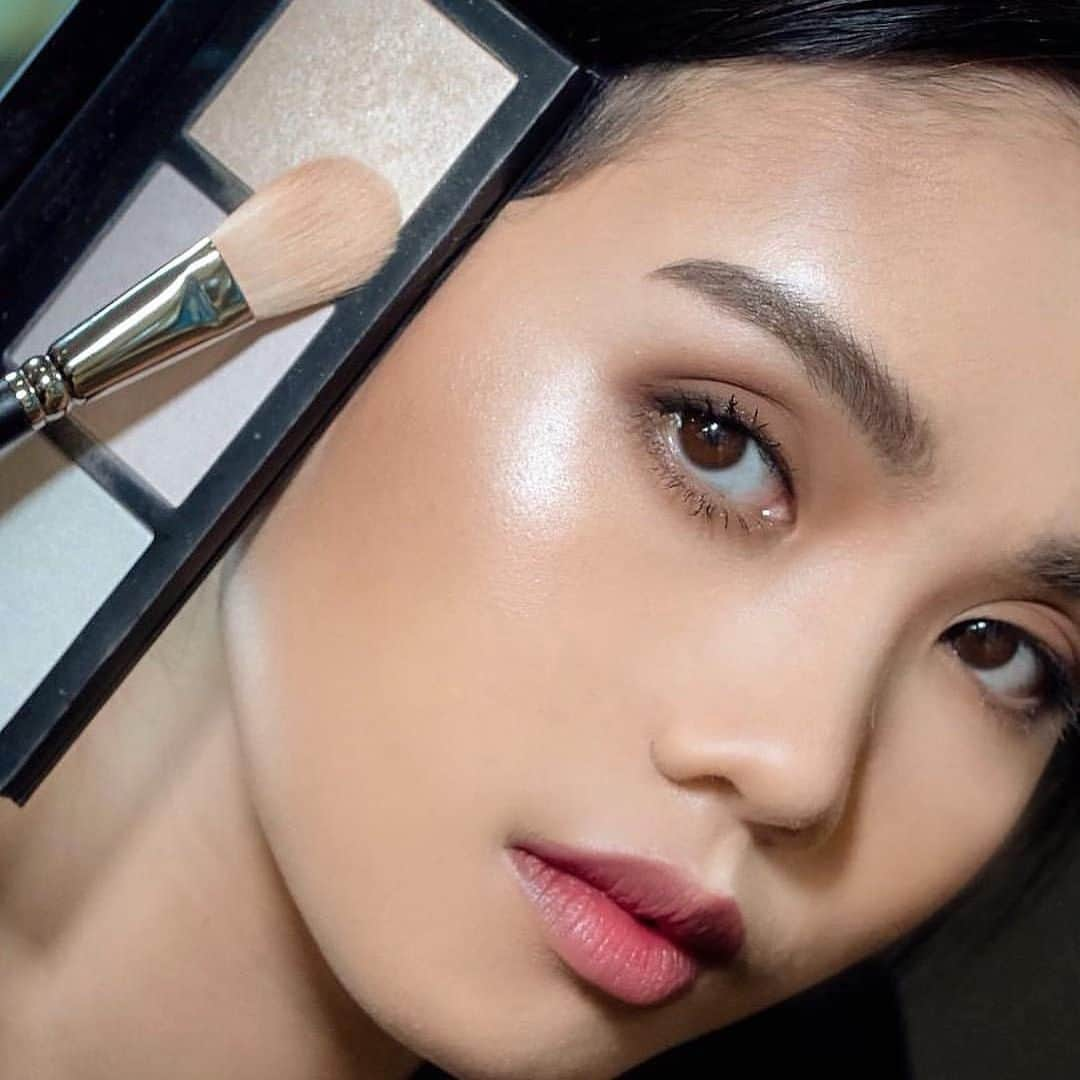 M·A·C Cosmetics Canadaさんのインスタグラム写真 - (M·A·C Cosmetics CanadaInstagram)「Enhance your summer glow with the iridescent shades of Hyper Real Glow Palette in Get Lit ✨Repost @maccosmeticsthailand」7月16日 11時00分 - maccosmeticscanada