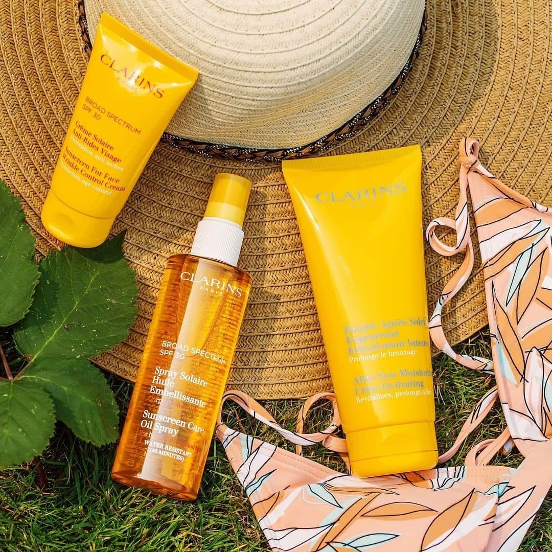 Clarins Canadaさんのインスタグラム写真 - (Clarins CanadaInstagram)「Be beach-chic with these summer essentials while protecting your skin against UV rays!☀️ . . . 📷: @anilinetoxicphoto #Clarins #ItsAllAboutYou #Suncare」7月16日 11時00分 - clarinscanada