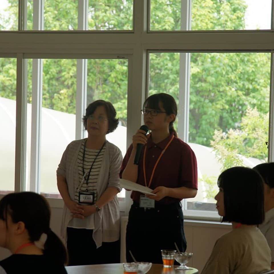 福岡女子短期大学さんのインスタグラム写真 - (福岡女子短期大学Instagram)「@健康栄養学科 こんにちは、福岡女子短期大学です。 . 7月7日（日）に開催された「オープンキャンパス」にて、健康栄養学科にご参加いただいた皆さま、ありがとうございました。 . 今回のオープンキャンパスでは、学生スタッフによる「学生Café」や「学科紹介」の他、「体験授業〜基礎調理学実習体験〜香り高い杏仁豆腐をつくりましょう」や「施設見学ツアー」を実施しました。 . 参加いただいた皆さまからいただいたコメントを一部ご紹介します。 . ◆ 学食がとてもおいしかったし、授業も楽しくて、在校生や先生方の説明もとても分かりやすかったです！ ◆ どの施設もとても綺麗で良かった。生徒と先生の距離が近くて楽しそうだった。また行きたいと思った。 ◆ 先生や在学生の方達が優しかった。 ◆ 現在、高校二年生で福岡女子短期大学へ入学したいなと改めて感じました。先生方や学生さんが優しく対応してくださり、いい学校だなと感じました。また体験に参加したいです。 ◆ お姉さん方が親切に案内して、見学内容も分かりやすくて良かったです。 ◆ 杏仁豆腐が美味しかったです。 . 次回のオープンキャンパスは、7月21日（日）に開催します。詳しい内容はWEBサイト（http://www.fukuoka-wjc.ac.jp/opencampus/）をご覧ください。 . 参加事前申込も受付中！予約フォームよりお申し込みください。 http://www.fukuoka-wjc.ac.jp/opencampus/entry_oc.html . 皆様のご参加をスタッフ一同お待ちしております。 . #福岡女子短期大学 #健康栄養学科 #福岡女子短期大学健康栄養学科 #食品 #オーキャン #オープンキャンパス #体験授業 #調理実習 #高校生 #進路相談  #opencampus  #進路実現 #栄養 #福岡 #福岡県 #太宰府 #太宰府市 #jk #ljk #sjk #栄養バランス #食 #栄養士 #栄養教諭 #フードスペシャリスト #健康管理士 #栄養学 #栄養士の卵 #栄養士さんと繋がりたい . ========[ 資料請求 ]======== ． 新しい福岡女子短期大学の資料請求（2020大学案内📕）を無料送付中です。本学ホームページ📲からお気軽に申し込みください🌟 . 西鉄福岡（天神）駅🚋北口改札前・地下鉄🚃天神駅に設置されている資料ボックスに本学も参画しております。『2020大学案内📕』につきましてはこちらでも配布しております🖌 . 子ども学科/健康栄養学科 音楽科/文化教養学科 ． 福岡女子短期大学 住所：‪‪‪福岡県太宰府市五条四丁目16番1号‬‬‬ tel：‪‪‪092-922-4034‬‬‬（代表） . =======================」7月16日 11時11分 - fukuoka_wjc