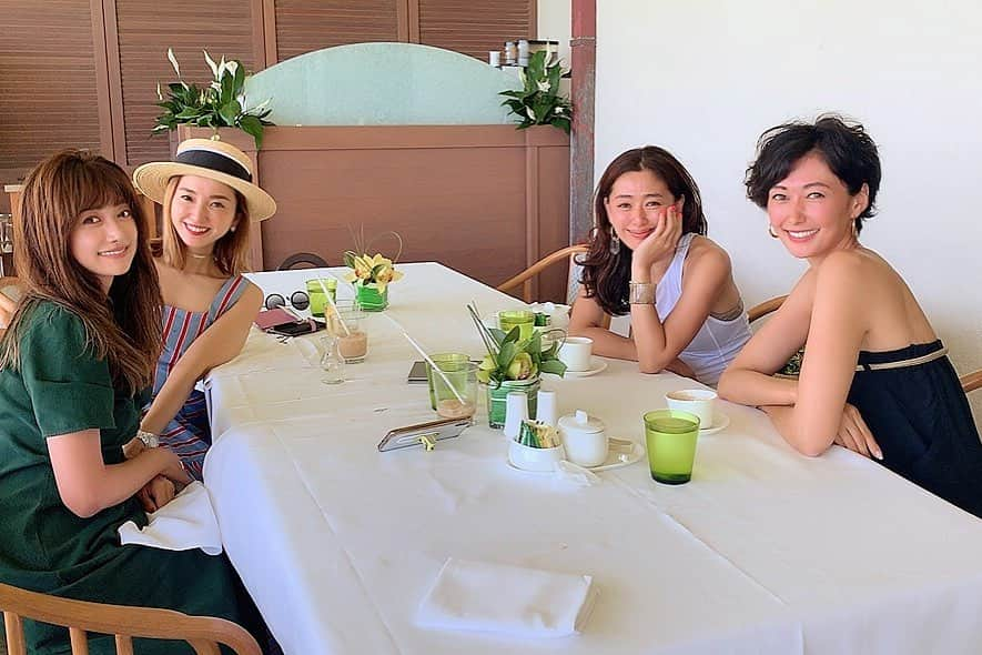 野沢和香さんのインスタグラム写真 - (野沢和香Instagram)「catch up lunch with beauties💋  みんなハワイにいた🤩 皆キャラが面白すぎて食べ終わっても全然帰れないw ずっと爆笑のhappy  lunch🤣  thank you 💋💋💋💋」7月16日 11時45分 - wakanozawa