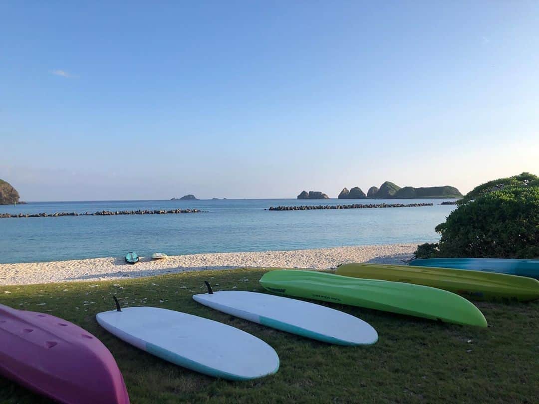 はねゆりのインスタグラム：「私が今働いているハナムロが新ホテルをオープン🏨✨﻿ ﻿ 🏝Blue Suites HANAMURO🏝﻿ ﻿ 3室だけの、ゆったりラグジュアリーな空間。﻿ 阿嘉島初のプール付きホテル。﻿ ﻿ 夜にプールに入りながら夜空を見上げるのは﻿ なかなか味わえない贅沢時間。﻿ ﻿ 屋上には、プライベートバスタブ付き﻿ ﻿ 7/26からのGrand open前は、Wifiとプライベートタブが無いのでお安くなっています。﻿ ﻿ 興味のある方は是非✨﻿ ﻿ #hanamuro﻿ #akaisland﻿ #kerama﻿ #okinawa﻿ #hotel﻿」