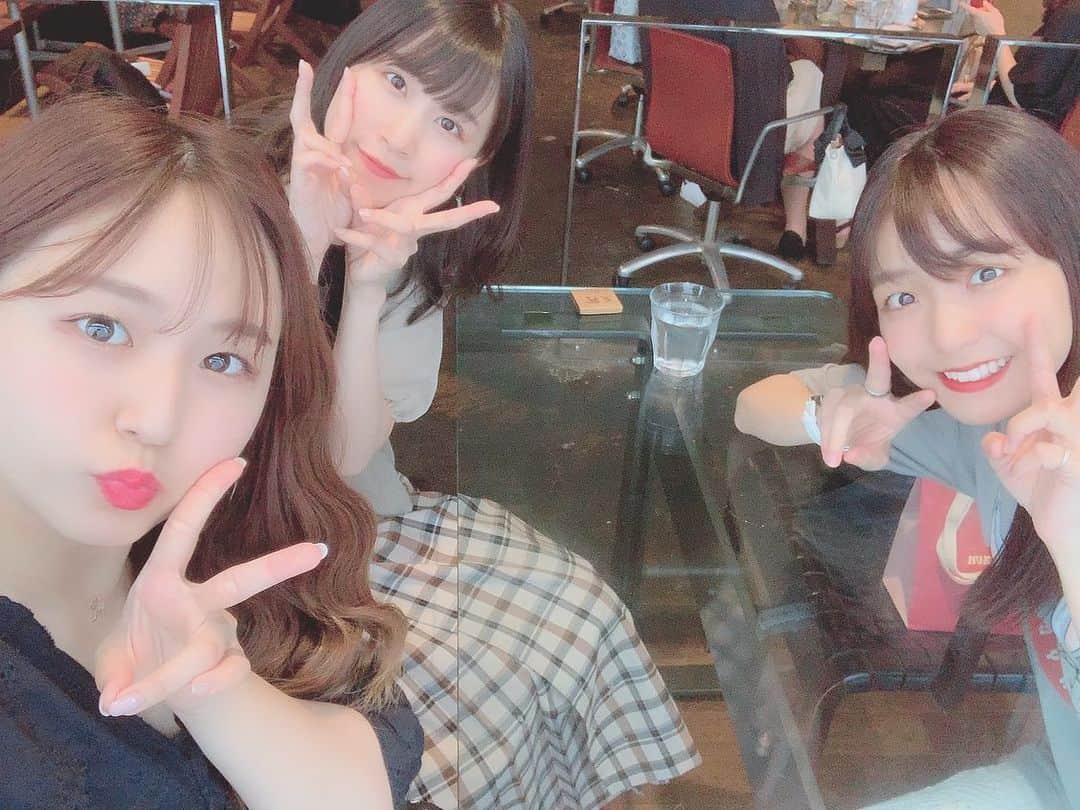 八木沙季のインスタグラム：「💗💗 . ブログにも書きましたが、昨日は 宮崎由加ちゃんとカフェに行きました🥰 めっちゃくちゃ嬉しかったなあ😢💗💗 いーっぱい話したし、いーっぱい笑ったし、 ほんとに幸せな時間でした☺️🙏💘 お話してて、由加ちゃんやっぱり可愛いなぁって 何度も思ってたのはここだけの話🤫笑 また行けたらいいなあ☺️💗 . #宮崎由加 ちゃん #カフェ  #パスタ  #宮崎さんに  #囲まれて  #しゃきも #もはや #宮崎 ？」