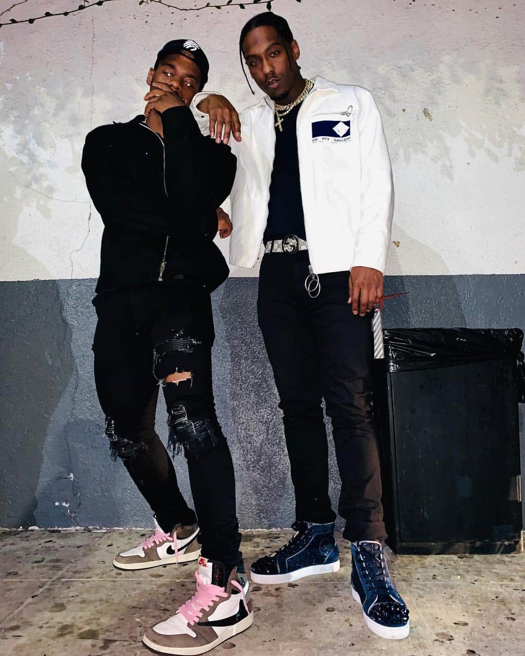 Lil Buckのインスタグラム：「My cousin always had my back and stuck with me when it mattered most. He never questioned me when I told him we would make it out the hood and living good. He is just a strong believer in dreams coming true and bringing light to peoples lives as I am. I’m blessed and honored to call you family and celebrate your birth. Happy Bday again a fly ass FLY Eatin pie in the sky lookin aaahh boi‼️🤣 𝑠𝑡𝑦𝑙𝑒𝑑 𝑏𝑦: @slicktheapprentice」