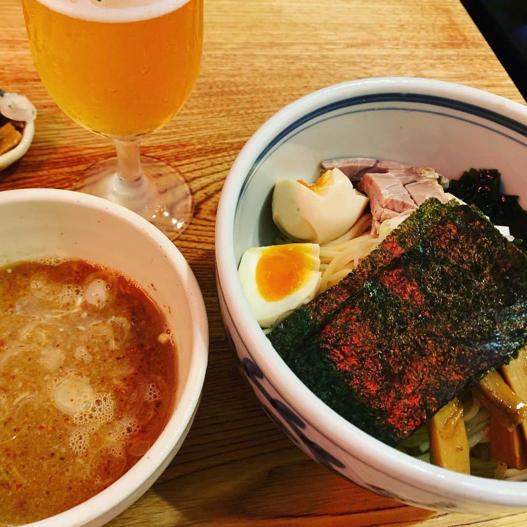 のインスタグラム：「大好きならーめん屋さんで昼ビル…。 絵を飾ってくれてて感動🥺」
