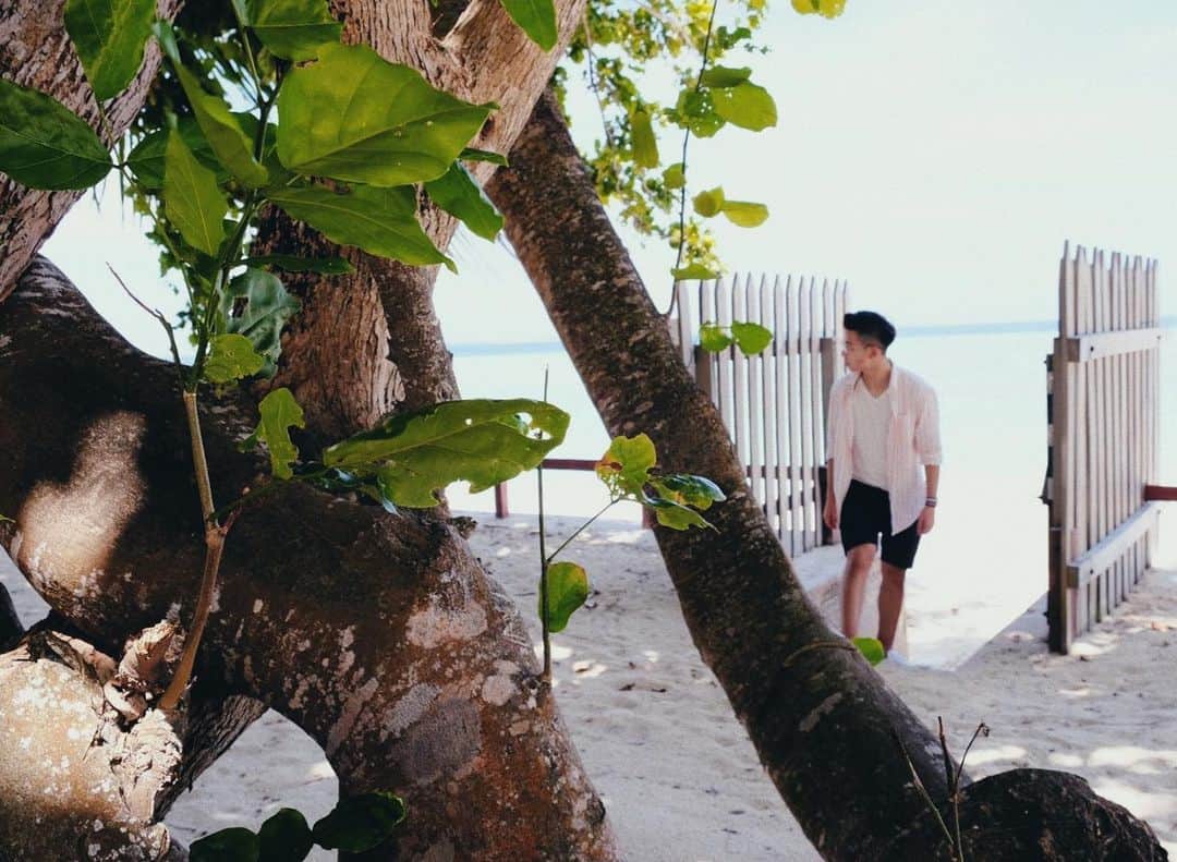 周凱翔のインスタグラム：「I’m lost...😅 #tb」