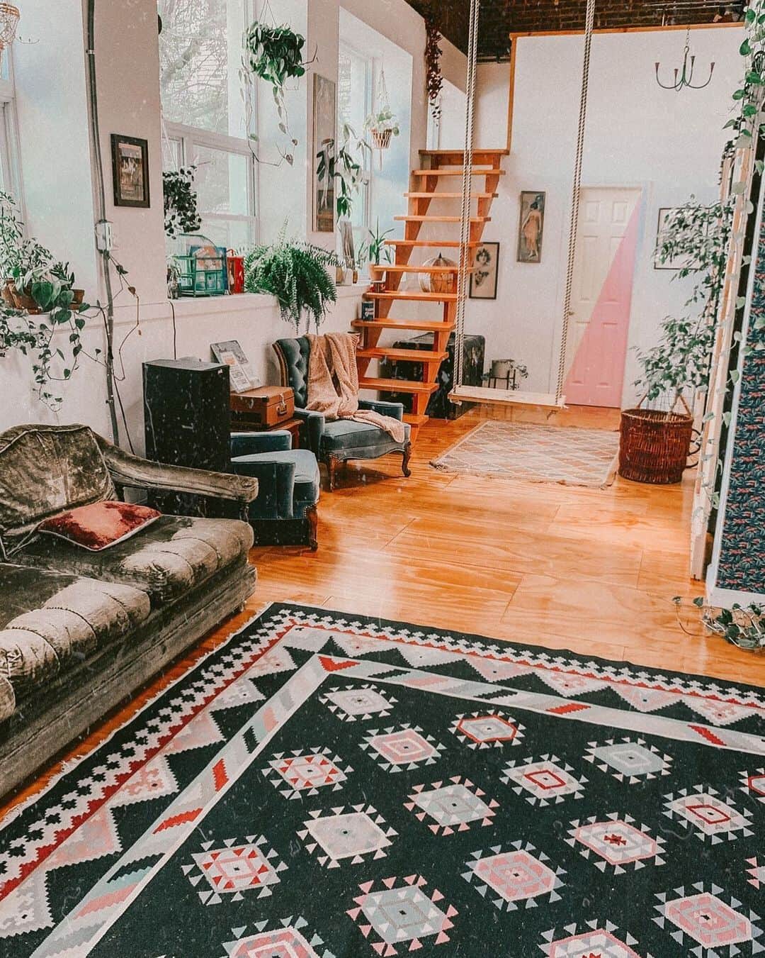 SPELLさんのインスタグラム写真 - (SPELLInstagram)「The Brooklyn abode of our dreams 🌿🍃 one of our Aurora locations ~ @thefunkyloft 🚕」7月16日 12時30分 - spell