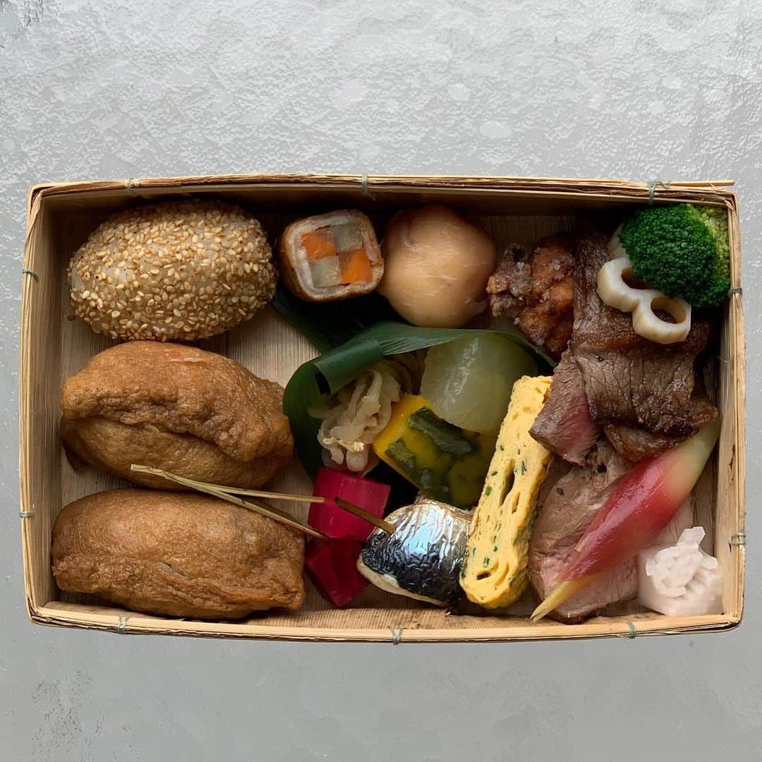 武井義明さんのインスタグラム写真 - (武井義明Instagram)「料理家・工藤淳さんのお弁当！ いい食材、丁寧なこしらえ。素晴らしかったです。」7月16日 12時49分 - bebechef