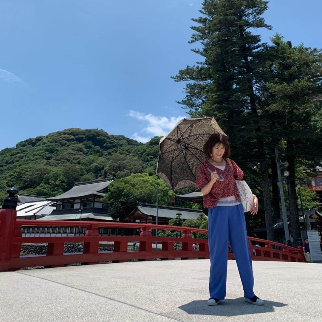 岩本初恵さんのインスタグラム写真 - (岩本初恵Instagram)「昨日祐徳稲荷神社に 行ってきました 💕💕 鍋島宮司様とのご縁 タイのお客様へ おもてなしの話を聞いて 💕💕 愛しとーとの コラーゲンゼリーを プレゼントや 💕💕 五ケ山豆腐への ご案内をさせて頂きました ありがとう御座います 💕🍕 感動しました 今までで一番美味しい チャンポンに のりピザ🍕 💕💕 のりピザ🍕は プレゼントして頂きました 💕💕 道の駅太良での たらふく館 💕💕 息子と感動して 帰ってきました 💕🍕 素敵な皆様に おもてなし ありがとう御座います 💕💕 かちかちプレス 見て頂いてありがとう 御座います 又行きまーす 💕🍕🍲 #祐徳稲荷神社  #佐賀  #タイ  #お客様 #ありがとう  #道の駅  #大良  #たらふく館 #チャンポン  #ピザ  #海鮮丼  #instagood  #instagram  #love  #fun  #happy  #幸せ #インバウンド  #村おこし  #頑張ります  #おすすめ  #食事処」7月16日 12時50分 - hatsue_iwamoto