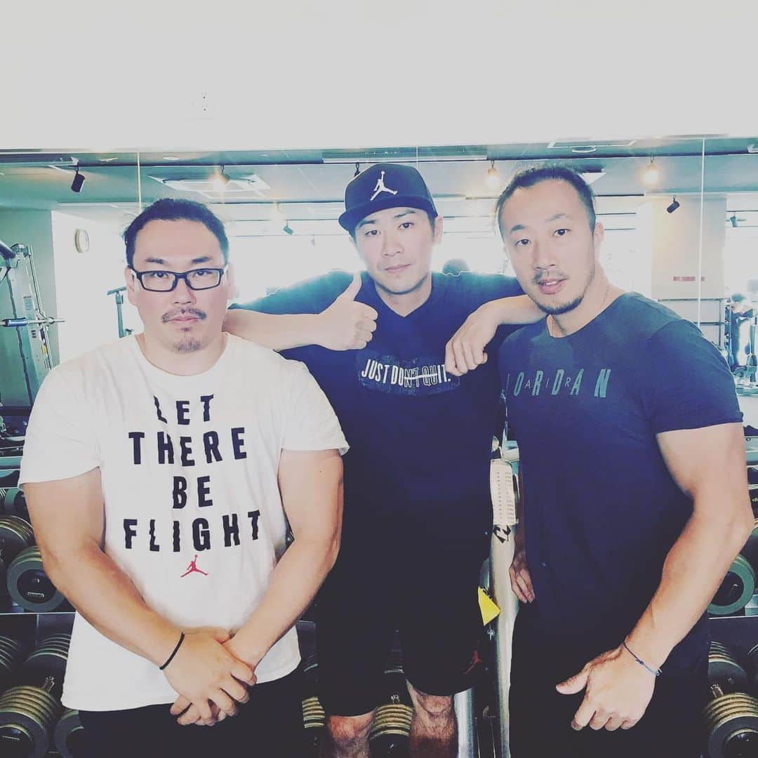 西岡剛さんのインスタグラム写真 - (西岡剛Instagram)「栃木来てからJOYFIT愛用中👍 彼らなしでのトレーニングは逆にしんどいし、ほんとに難しい😭  #栃木ゴールデンブレーブス  #西岡剛 #秀島正芳  #早川怜 #JOYFIT」7月16日 12時52分 - tsuyoshinishioka_official