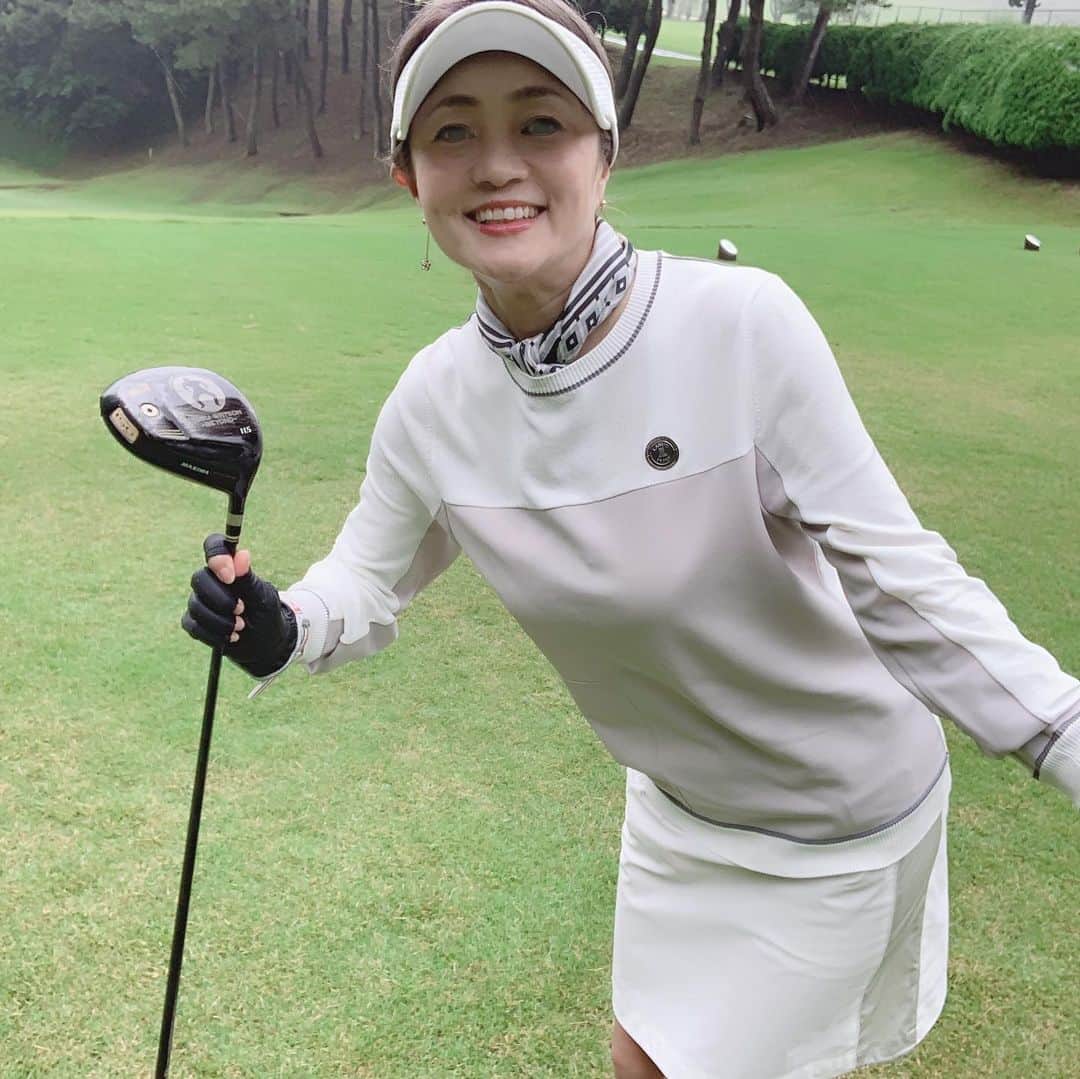 橋本志穂さんのインスタグラム写真 - (橋本志穂Instagram)「#ランバンスポール の #ゴルフウェア で 霧雨で紫陽花も綺麗♫ スコアはハーフベスト41で 全てハッピー」7月16日 12時58分 - shihohashimoto3