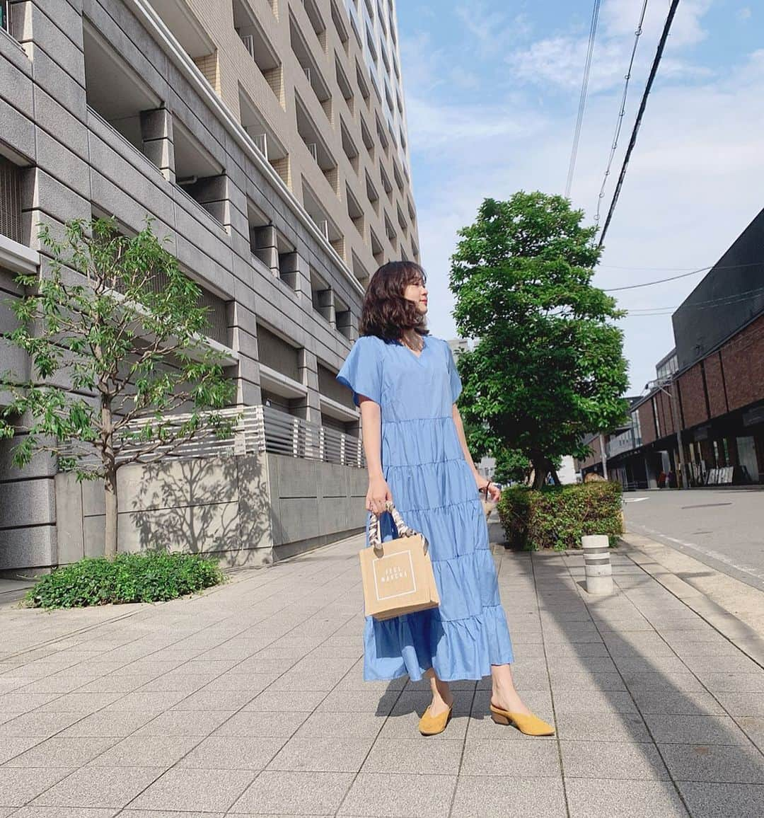 並川花連さんのインスタグラム写真 - (並川花連Instagram)「ふい⌒(｡･.･｡)⌒ . 大阪は暑いです🌞💦🌈 今日東京に帰ります🗼💙 1年ぶり？くらいに 5日間もゆっくりと帰省して のんびりパワーチャージできたので またしっかりがんばろうっ！🌷💪🏻❤️ .  #カフェラテはセブンイレブンがすきです #2枚目よくみると半目、、、 #髪の毛トイプードル」7月16日 13時02分 - kareurn