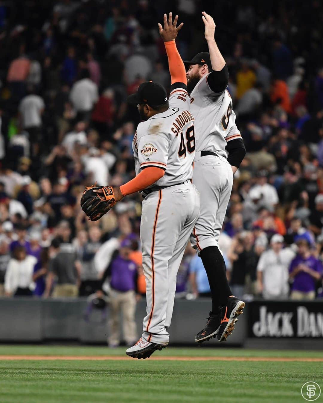 サンフランシスコ・ジャイアンツさんのインスタグラム写真 - (サンフランシスコ・ジャイアンツInstagram)「Monday Funday 😝 #SFGiants」7月16日 13時15分 - sfgiants