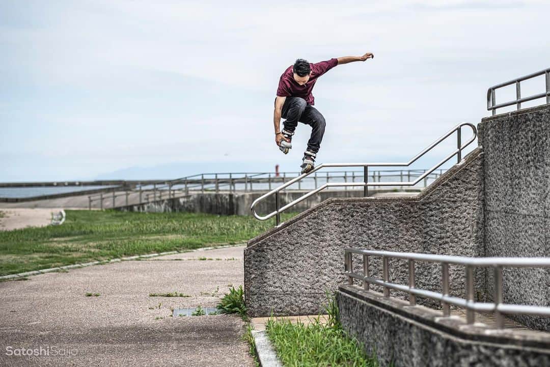 安床武士のインスタグラム：「Disaster Backslide. 📷 @satoshi_saijo_photography  @goodskates_inc  @usdskates  @canamonroad_japan  @lzbn_official  @papasu1048  #toyama #street #usdskates #usdaeon #aeon72 #goodskates #papasu #senaramp #deeport #inlineskate #rollerblading #keeprolling #インラインスケート #ローラーブレード #takeshiyasutoko #安床武士 #何気に初富山 #4時間移動からのファーストスポットがこれ」