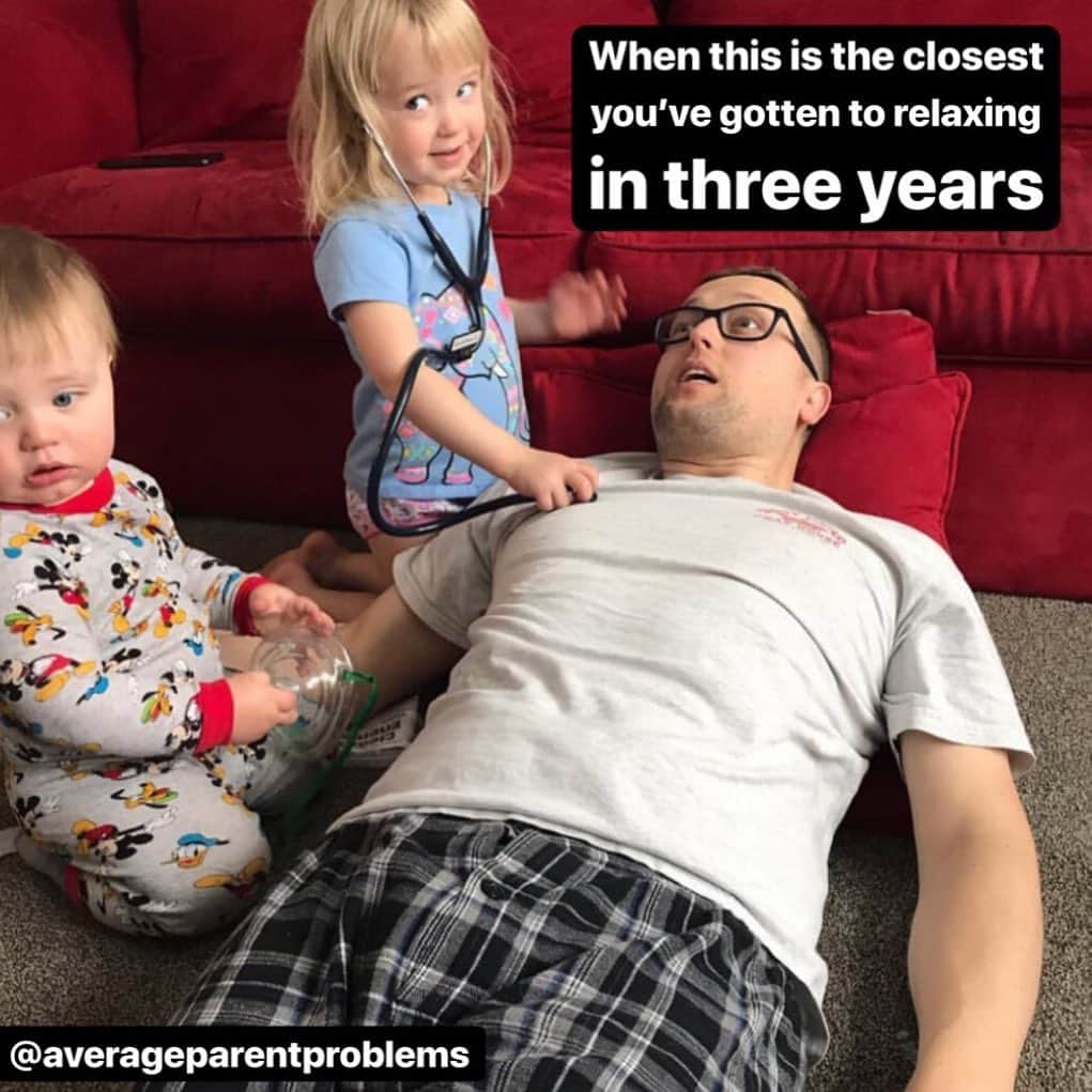 Average Parent Problemsさんのインスタグラム写真 - (Average Parent ProblemsInstagram)「Games I can play lying down are my absolute favorite. #averageparentproblems Read 30 ways for exhausted parents to sneak in a nap at the link in my bio! Photo: @_lifeofandrea」7月16日 13時49分 - averageparentproblems