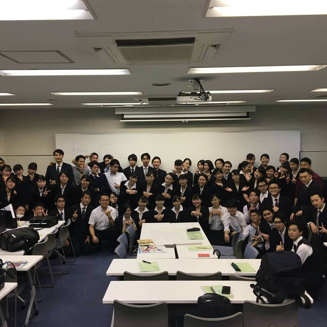 東京観光専門学校さんのインスタグラム写真 - (東京観光専門学校Instagram)「ホテル学科1年生のインターンシップ いよいよスタート！ みんなで出発前に集まり、目標を立てたました。 4ヶ月間のインターンシップ、 1日1日を大切に、たくさん勉強してきてください！ #東京観光専門学校 #ホテル学科 #就職 #インターンシップ  #仲間 #就職 #ホテルで働く #一流 #おもてなし」7月16日 13時56分 - tokan_1967