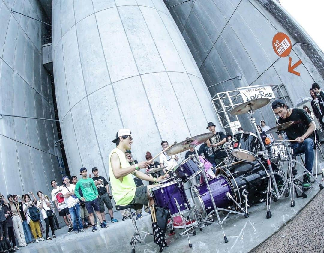 Bunta さんのインスタグラム写真 - (Bunta Instagram)「☔️🥁☔️🥁☔️ Drum Session with @chinwill 🔥🔥 📸: @saru_0305  #drumforhappy #drumsdrumsdrums #drums #yamahadrums #zildjiancymbals」7月16日 14時16分 - buntatf