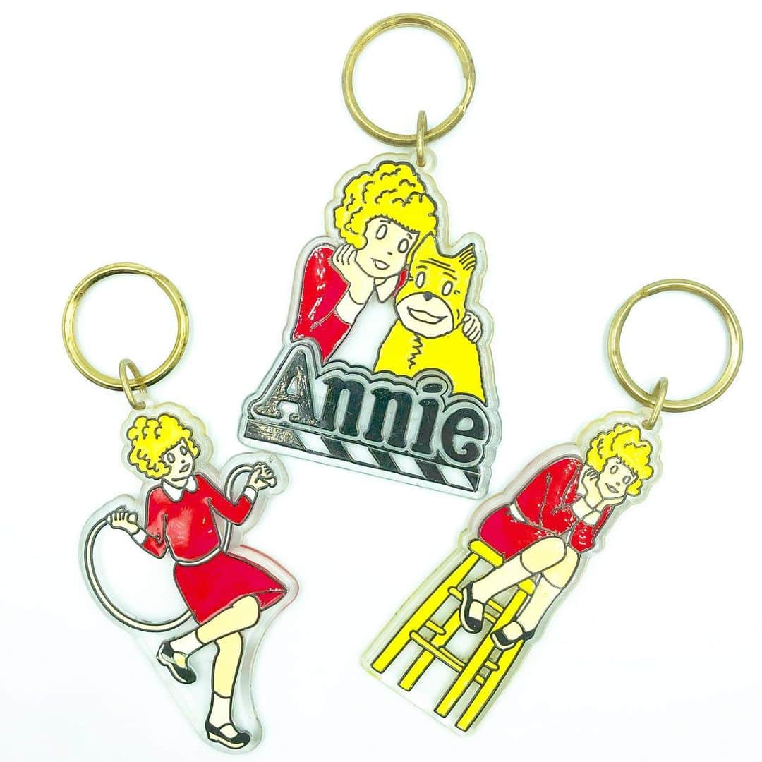 おもちゃやSPIRALさんのインスタグラム写真 - (おもちゃやSPIRALInstagram)「1982 Annie Plate Keychain入荷しました！ 1つ1500円です！！」7月16日 14時10分 - spiral_toy