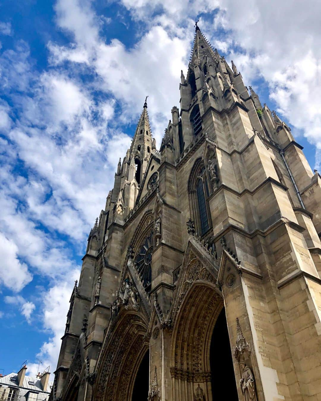 美舟さんのインスタグラム写真 - (美舟Instagram)「散歩してたら 【Chapelle de Jésus-Enfant】 を見付けちゃった⭐️ 素敵でした💜  #Chapelle  #Jésus-Enfant  #Place #Vendôme  #朝シャン #LaLorraine #SardegnaaTavola #感謝」6月22日 23時24分 - mifune2014