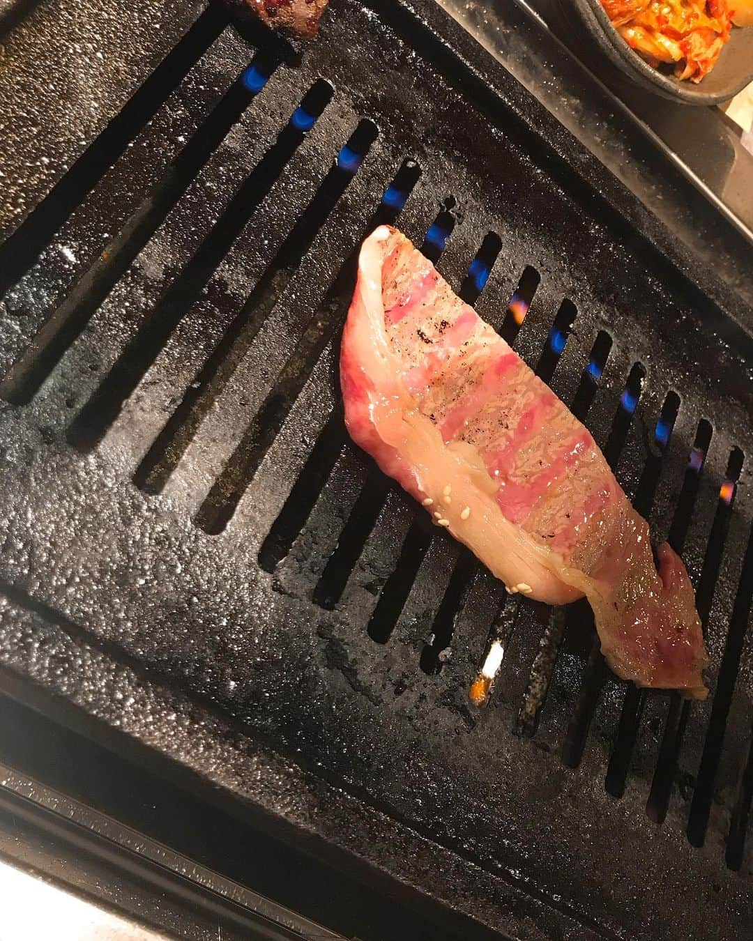 荒井つかささんのインスタグラム写真 - (荒井つかさInstagram)「渋谷の焼肉屋さん 神戸焼肉神宮に行ってきた😌🌸 あやめきと やまもりもりもり食べまくってきました😂 . . . #焼肉 #渋谷 #東京 #道玄坂 #神戸焼肉神宮 #西口プロレス #めきつつ #あやめき #斉藤絢女」6月22日 22時05分 - 22tuttu_