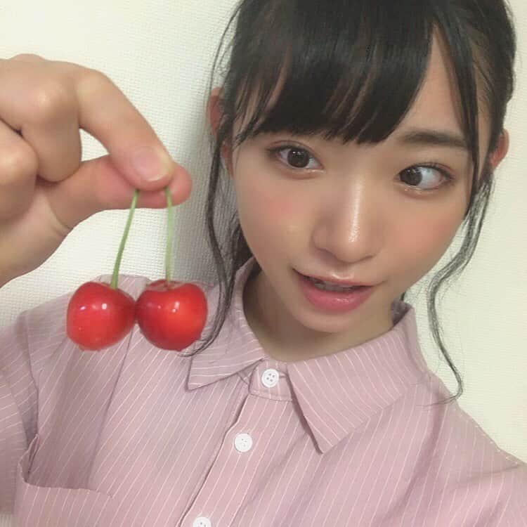 山内瑞葵さんのインスタグラム写真 - (山内瑞葵Instagram)「. ୨୧┈┈┈┈┈┈┈┈┈┈୨୧ 🍒Cherry🍒  #cherry #さくらんぼ  ୨୧┈┈┈┈┈┈┈┈┈┈୨୧」6月22日 22時16分 - zukky_48