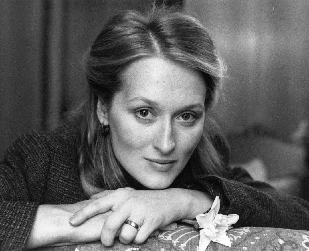 ELLE Polandさんのインスタグラム写真 - (ELLE PolandInstagram)「Meryl Streep kończy dziś 70 lat! Czego życzylibyście tej słynnej aktorce, gdybyście mieli okazję z nią porozmawiać? #merylstreep #bday #bwphoto #bwphotography #bwphotooftheday」6月22日 22時22分 - ellepolska