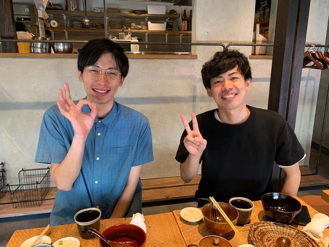 池田真一のインスタグラム：「お昼はカベポスターと守破離。」