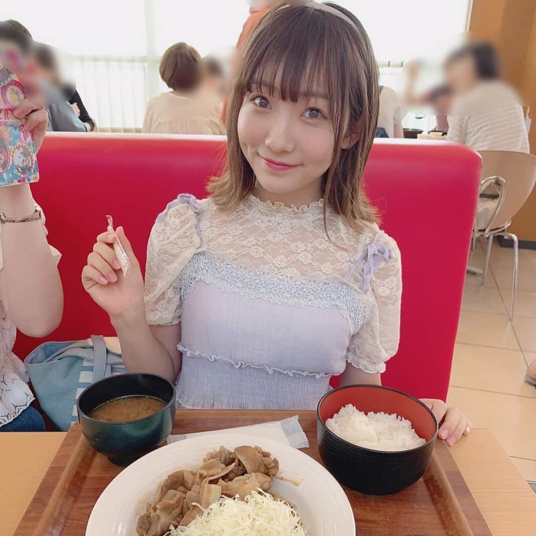 夏川愛実さんのインスタグラム写真 - (夏川愛実Instagram)「ㅤㅤㅤㅤㅤㅤㅤㅤㅤㅤㅤㅤㅤ ㅤㅤㅤㅤㅤㅤㅤㅤㅤㅤㅤㅤㅤ  お買い物と岩盤浴行った！😀 今日の #私服 ㅤㅤㅤㅤㅤㅤㅤㅤㅤㅤㅤㅤㅤㅤㅤㅤㅤㅤㅤㅤ ワンピース @grl_official 靴 @majesticlegon_official  鞄 @forever21 ㅤㅤㅤㅤㅤㅤ ㅤㅤㅤㅤㅤㅤㅤㅤㅤㅤㅤㅤㅤㅤㅤㅤㅤㅤㅤㅤㅤㅤㅤㅤㅤㅤㅤㅤㅤㅤㅤㅤㅤㅤㅤㅤ 傘のやつ！！映えてた！ 光で床にいい感じに写ってる方が綺麗だった〜🌼 お昼はとんてき定食です。🐽 味濃かったけど。定食好き😌💪 ㅤㅤㅤㅤㅤㅤㅤㅤㅤㅤㅤㅤㅤㅤㅤㅤㅤㅤㅤㅤ ㅤㅤㅤㅤㅤㅤㅤㅤㅤㅤㅤㅤㅤㅤㅤㅤㅤㅤㅤㅤㅤㅤ #私服コーデ#春コーデ#コーデ#春服#大学生コーデ#今日のコーデ #ワンピー#grl#majesticlegon#forever21#籠バッグ #低身長コーデ#148cmコーデ#レース#外ハネ#外ハネボブ  #長島#長島アウトレット#ジャズドリーム長島#傘 ㅤㅤㅤㅤㅤㅤㅤㅤㅤㅤㅤㅤㅤㅤㅤㅤㅤㅤㅤㅤㅤㅤㅤㅤ」6月22日 22時52分 - ami_natsukawa