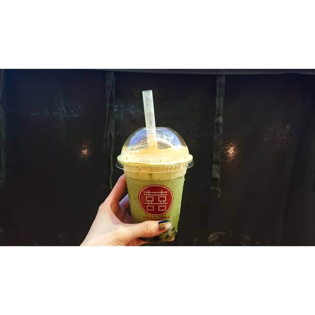 AYASAさんのインスタグラム写真 - (AYASAInstagram)「#タピオカのある生活 【囍茶東京(KIKICHA TOKYO)】 ☕抹茶黒糖タピオカラテ的な？ . ゲリライブ中に同じく吉祥寺でライブだったQUORUMのお兄さん達が差し入れて下さいました✨ (お写真切れちゃってて再投稿しますすみません💦) . ライブ中の糖分は本当にありがたい……✨#糖分大事 甘くてタピオカもちもちで美味しかった❤️ ・ ・ #囍茶東京 #kikichatokyo #吉祥寺 #抹茶黒糖タピオカラテ #タピオカ #tapioca」6月22日 22時47分 - ayasa_doya