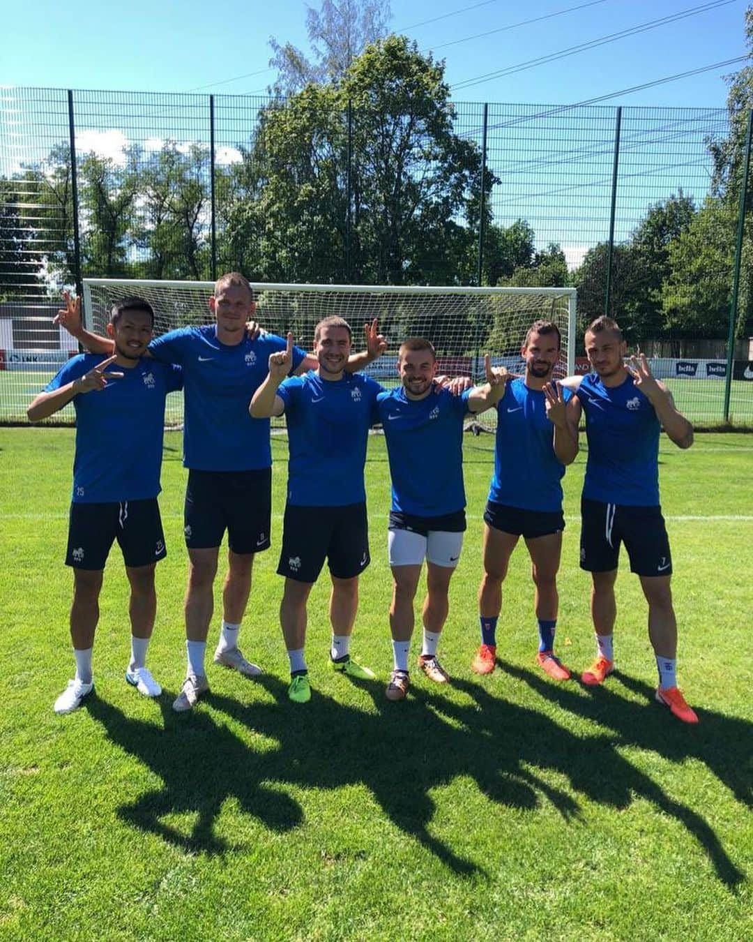 瀬戸貴幸さんのインスタグラム写真 - (瀬戸貴幸Instagram)「fun training day﻿☀️⚽️🥈 ﻿ ﻿ #training﻿ #fkrfs #havefun #havingfun #sunnyday #sun #enjoyfootball」6月22日 22時48分 - setotakayuki