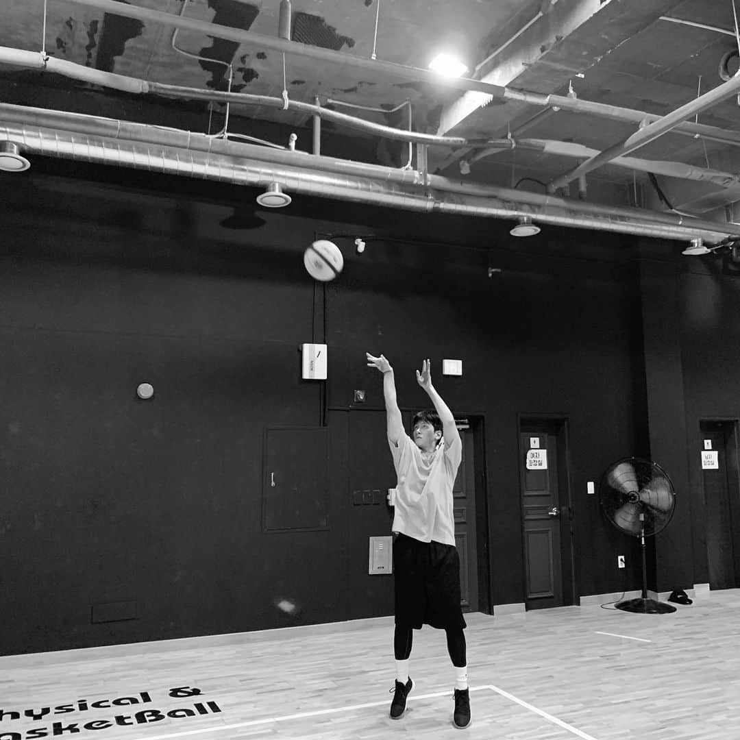 チ・チャンウクさんのインスタグラム写真 - (チ・チャンウクInstagram)「슛!!!🏀🏀」6月22日 22時49分 - jichangwook