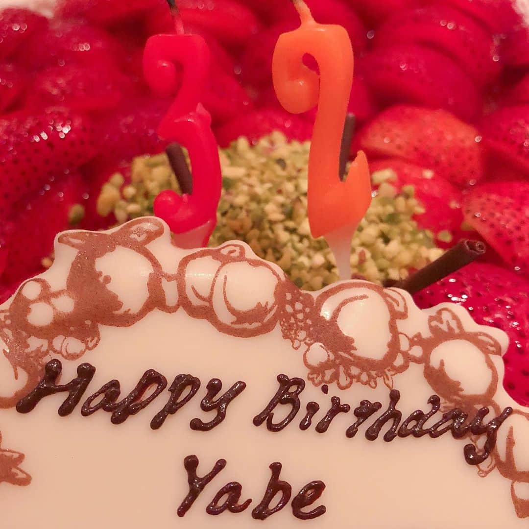 矢部あやさんのインスタグラム写真 - (矢部あやInstagram)「無事、32歳になりました。  たくさんの方にお祝いしていただけて本当幸せ。  誕生日当日は、IKEAで遊んでました。 何歳になってもやることは変わらなさそうです。」6月22日 23時00分 - yabe0622