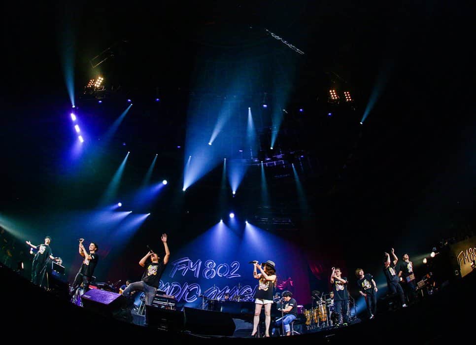 FM802さんのインスタグラム写真 - (FM802Instagram)「#FM802 #30PARTY RADIO MAGIC🔮  FM802開局30周年記念イベント #レディオマジック🎤 ２日目ラスト、この日の出演者でセッションを💫 #スキマスイッチ に加え #Official髭男dism #KREVA #JUJU #清水翔太 #高橋優 がオンステージ🎊  この日のライブ音源は各番組と、6月23日(日)19時からの特別番組でオンエア予定📻」6月22日 23時00分 - fm802_pr