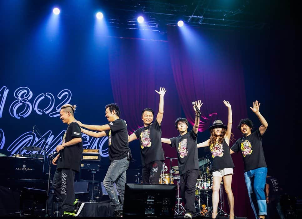 FM802さんのインスタグラム写真 - (FM802Instagram)「#FM802 #30PARTY RADIO MAGIC🔮  FM802開局30周年記念イベント #レディオマジック🎤 ２日目ラスト、この日の出演者でセッションを💫 #スキマスイッチ に加え #Official髭男dism #KREVA #JUJU #清水翔太 #高橋優 がオンステージ🎊  この日のライブ音源は各番組と、6月23日(日)19時からの特別番組でオンエア予定📻」6月22日 23時00分 - fm802_pr