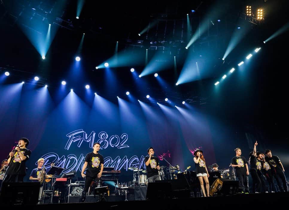 FM802さんのインスタグラム写真 - (FM802Instagram)「#FM802 #30PARTY RADIO MAGIC🔮  FM802開局30周年記念イベント #レディオマジック🎤 ２日目ラスト、この日の出演者でセッションを💫 #スキマスイッチ に加え #Official髭男dism #KREVA #JUJU #清水翔太 #高橋優 がオンステージ🎊  この日のライブ音源は各番組と、6月23日(日)19時からの特別番組でオンエア予定📻」6月22日 23時00分 - fm802_pr