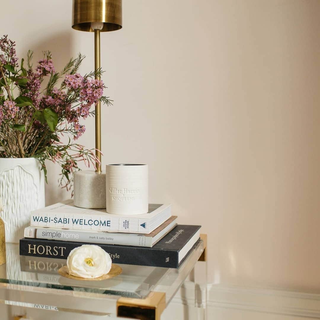 のインスタグラム：「Our Miller Harris X @mcqueensflowers Candle Collection brings a fragrant finishing touch to any space.」