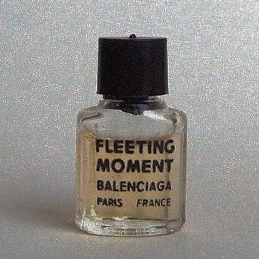 glorianotoさんのインスタグラム写真 - (glorianotoInstagram)「Fleeting Moment Perfume - 1949 Balenciaga .」6月22日 23時06分 - glorianoto