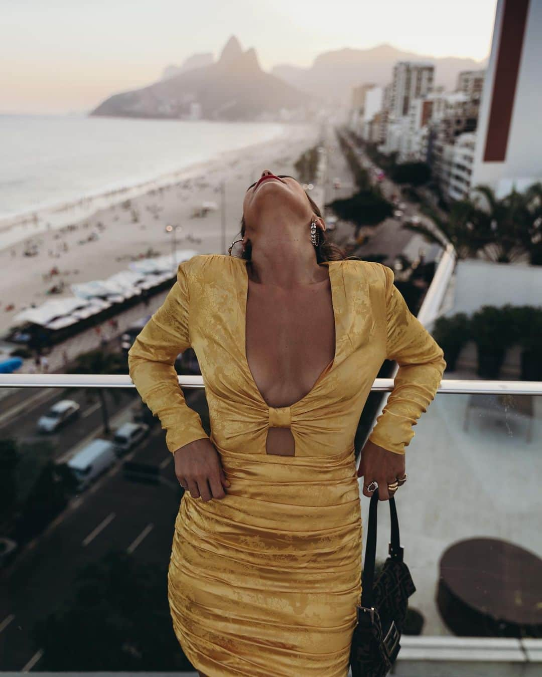 Collage Vintageさんのインスタグラム写真 - (Collage VintageInstagram)「The girl from Ipanema wearing @camilacoelhocollection 🇧🇷🌙 @revolve #revolvearoundtheworld #cclook」6月22日 23時08分 - collagevintage